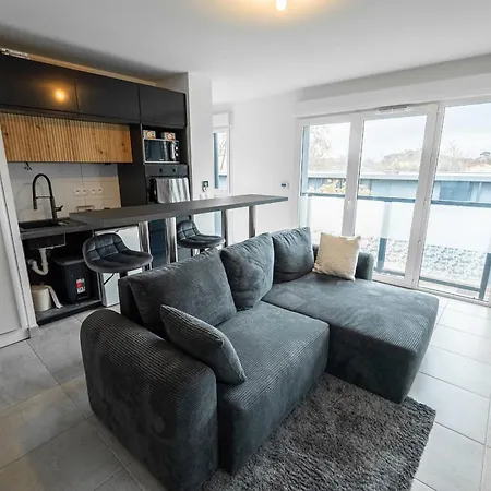 2 With Terrace In Bordeaux *